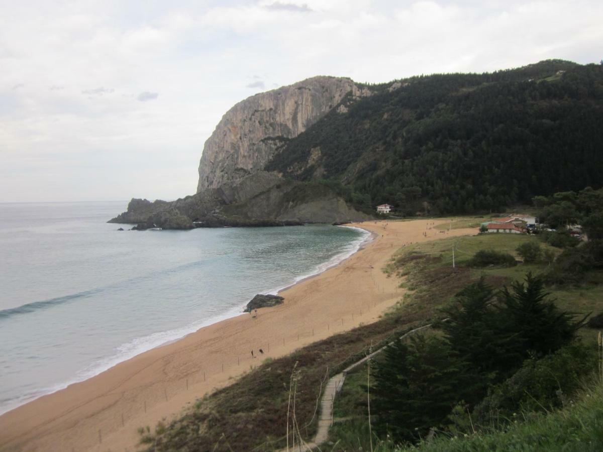 Ea Playa Montana45'Guggemhein A 200M Andando Playa Y Del Centro Pueblo Apartment Ea Luaran gambar